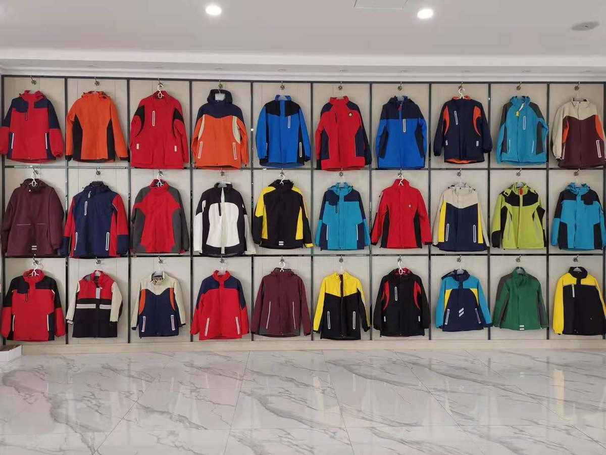 卡珀职业服装（苏州）有限公司工装面料色卡墙，30+种颜色可选